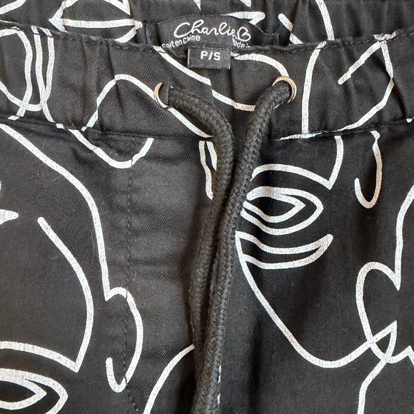 Charlie B Abstract Face Print Pants – Size Small (Like New) - Picture 3 of 3